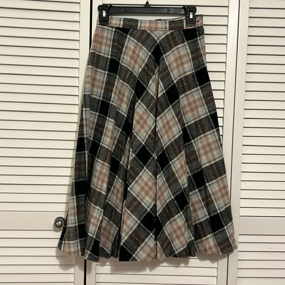 Vintage pleated plaid wool skirt. Midi length. Fits like 0